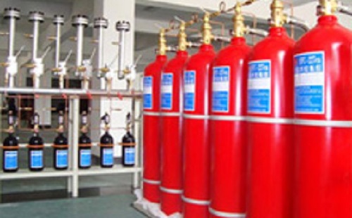 火探管式自动探火灭火装置的型式和灭火剂类型应与保护对象火灾特点相适应。